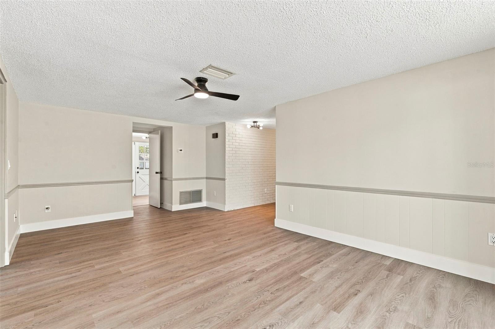 8315 CAVALRY DR — photo 27