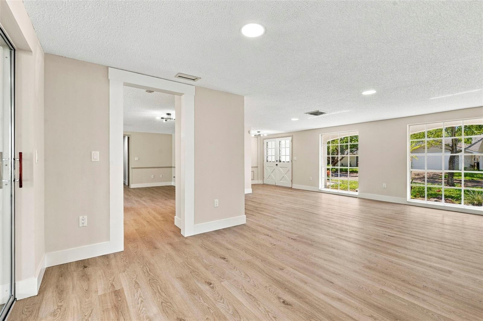 8315 CAVALRY DR — photo 18