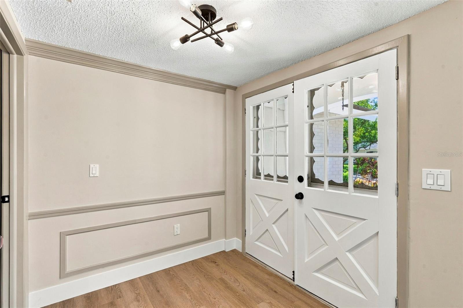8315 CAVALRY DR — photo 5