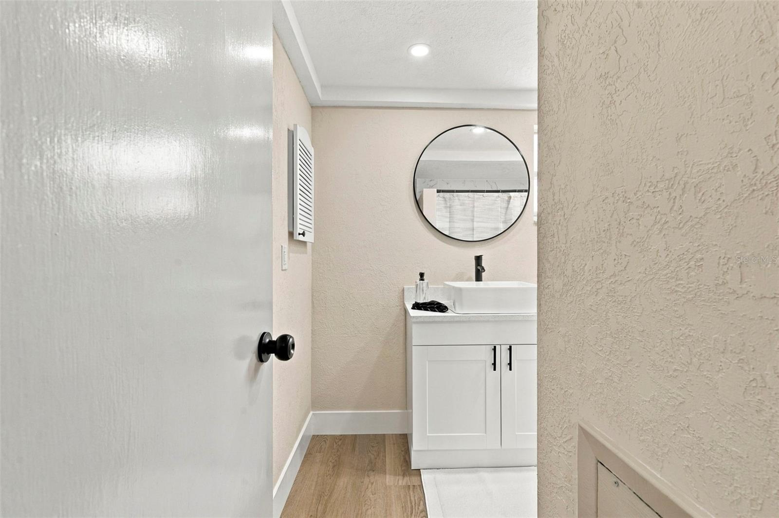 8315 CAVALRY DR — photo 33