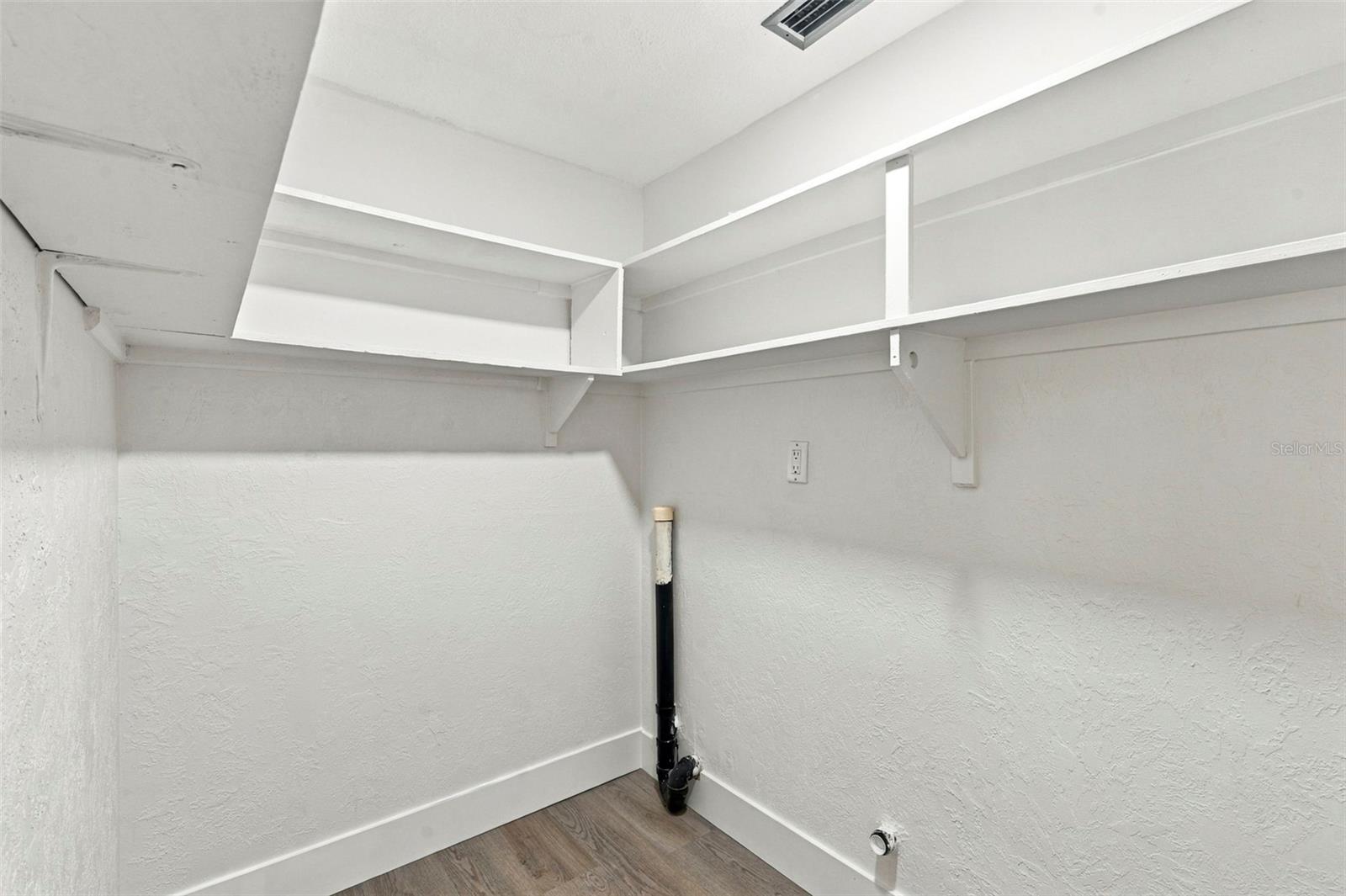 8315 CAVALRY DR — photo 29