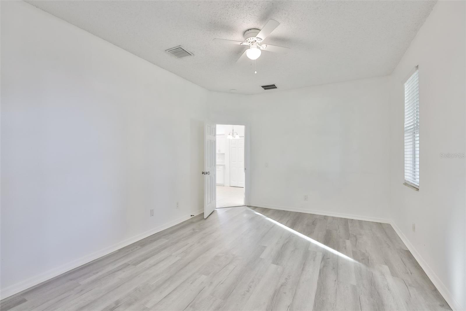 504 GREG ST — photo 22