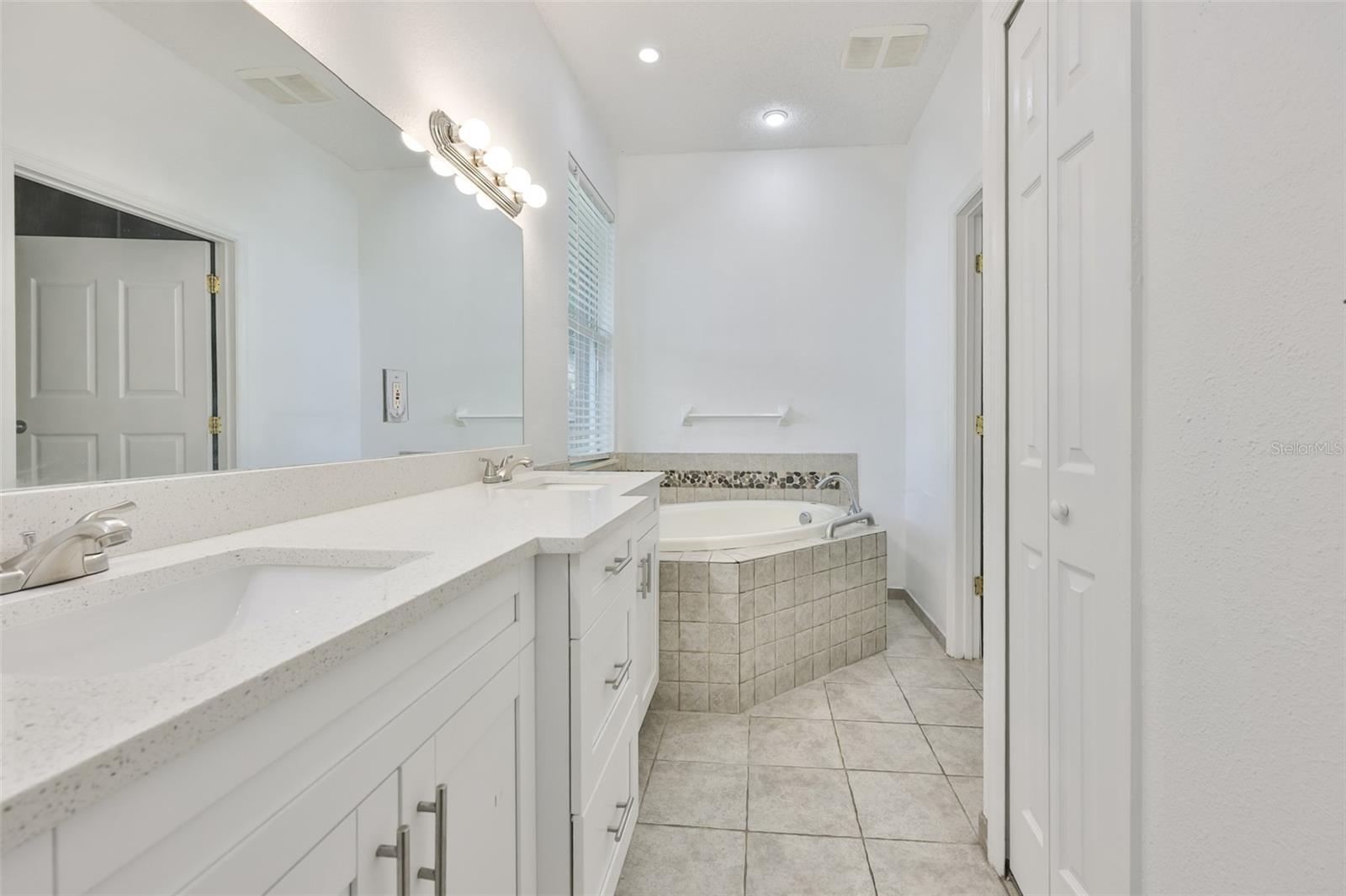 504 GREG ST — photo 23
