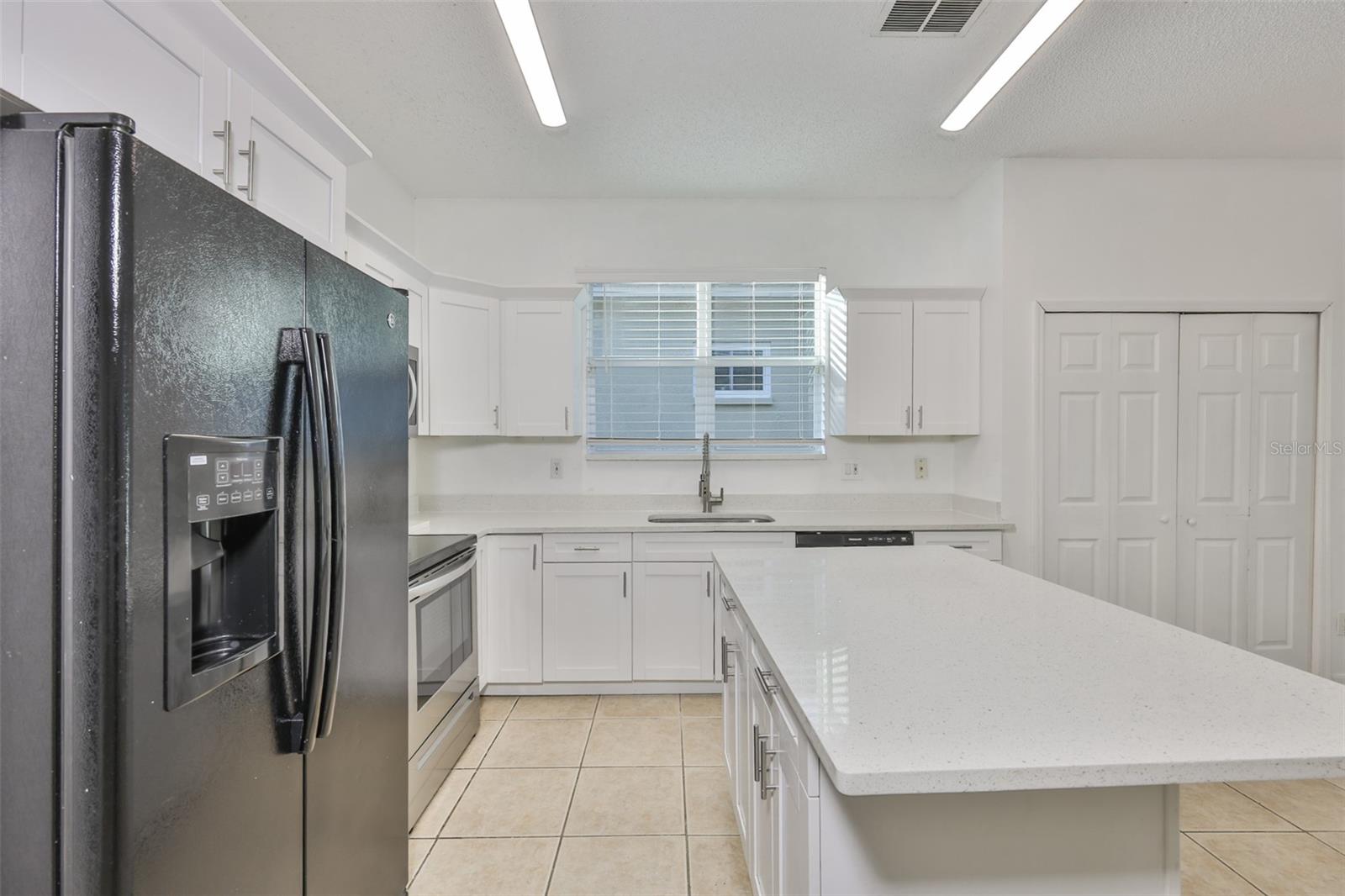 504 GREG ST — photo 3