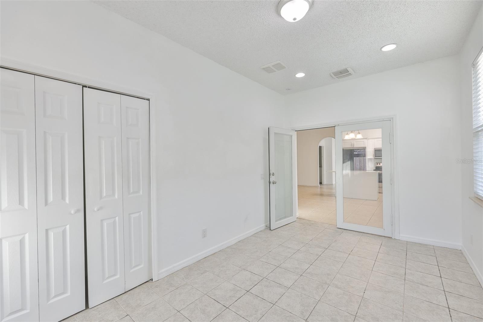 504 GREG ST — photo 33