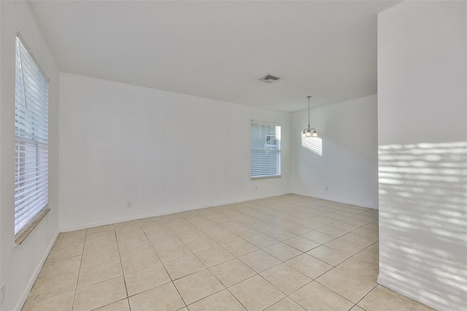 504 GREG ST — photo 2