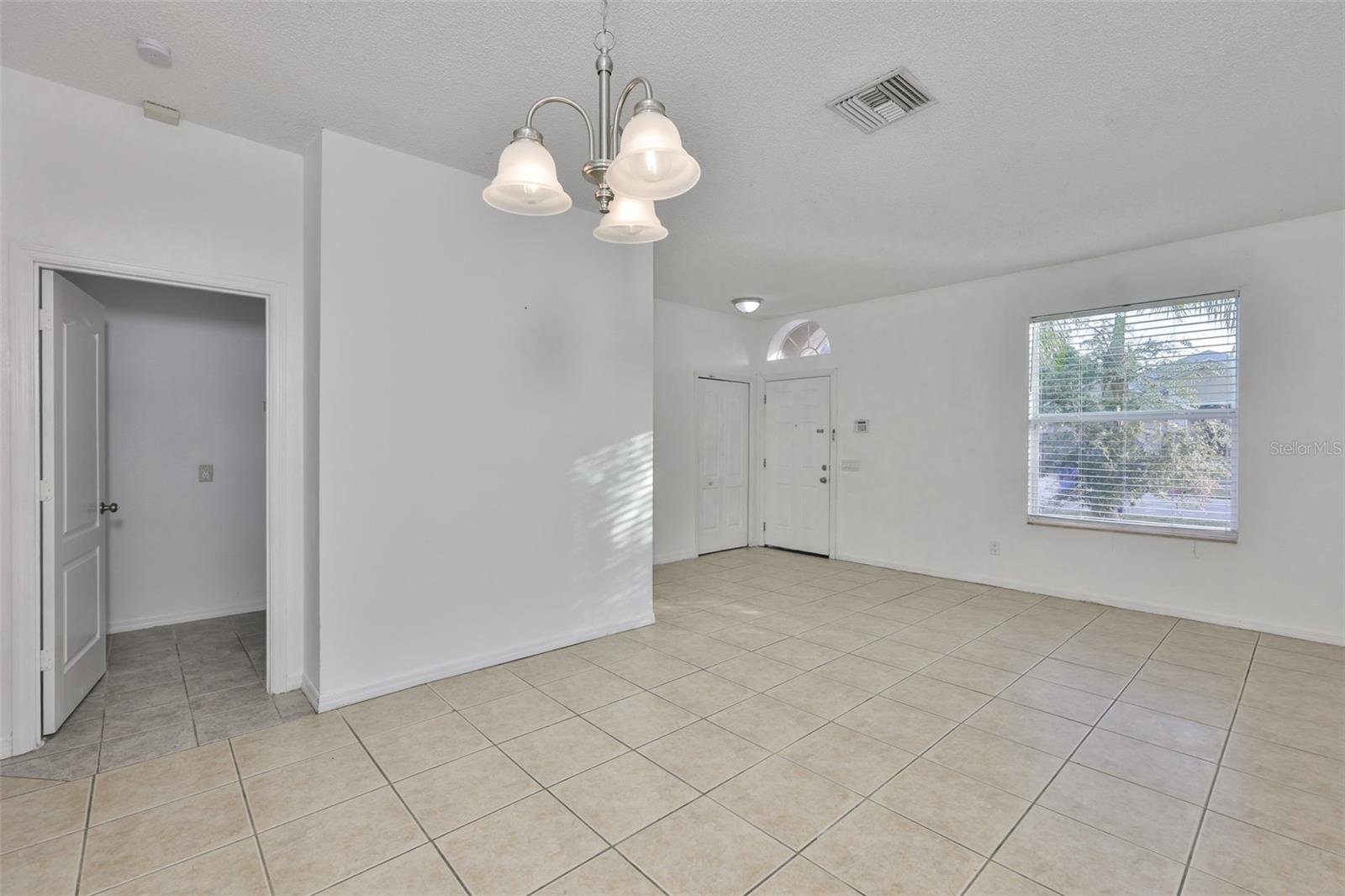 504 GREG ST — photo 8