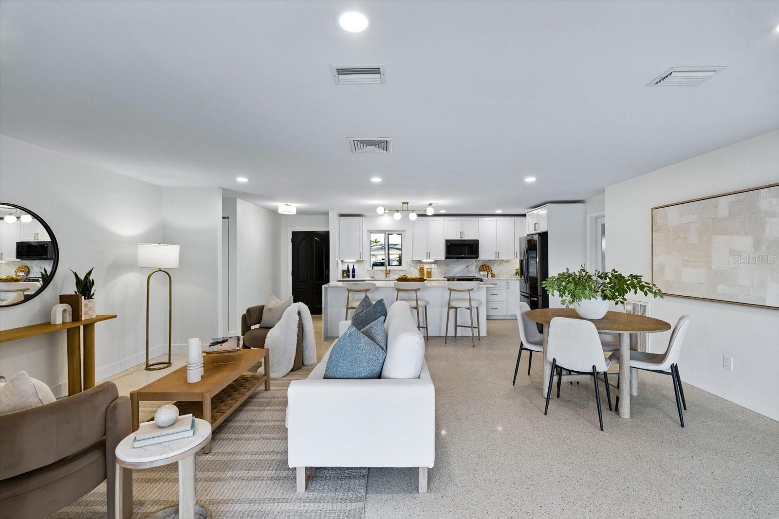 Home in ST PETE BEACH — photo 4