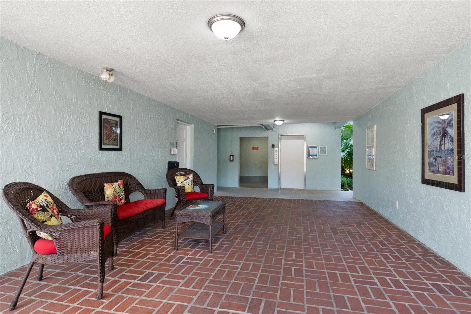 1706 BELLEAIR FOREST DR #238 — photo 37