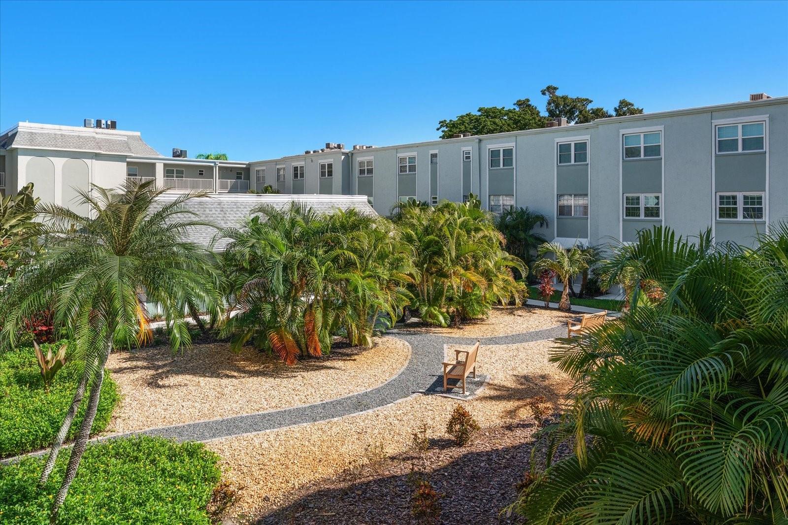 1706 BELLEAIR FOREST DR #238 — photo 32