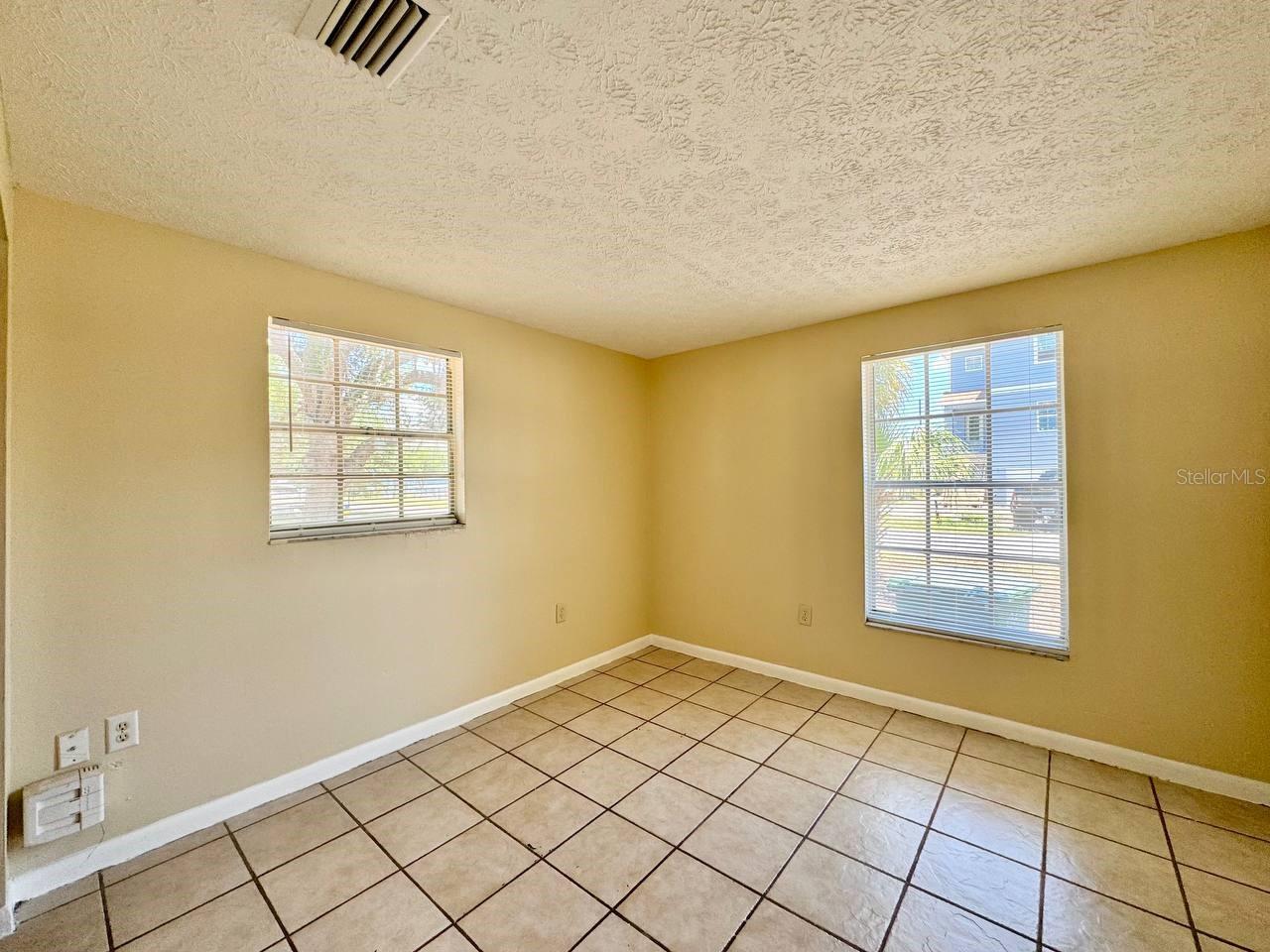 7601 S SWOOPE ST — photo 16