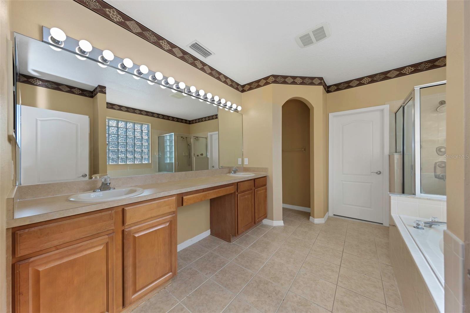 1406 MCCREA DR — photo 70