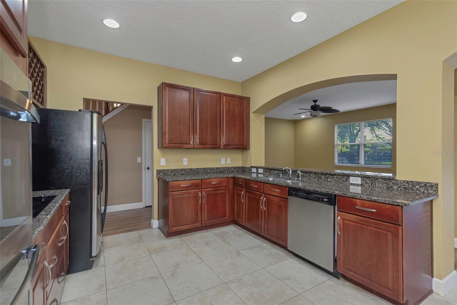 1406 MCCREA DR — photo 17
