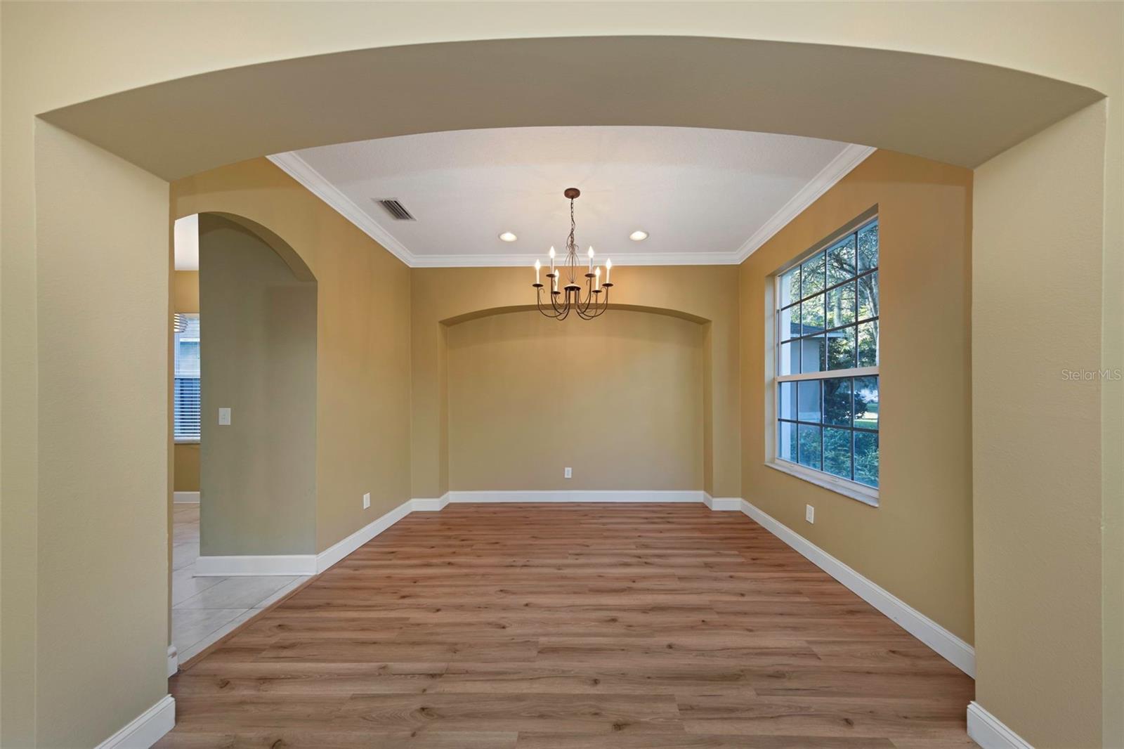1406 MCCREA DR — photo 9