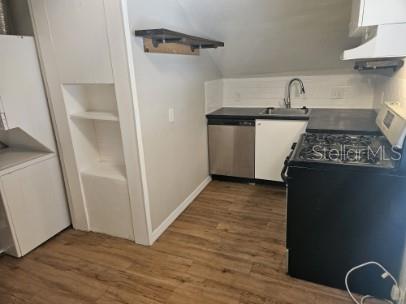700 GROVE ST N #4 — photo 8