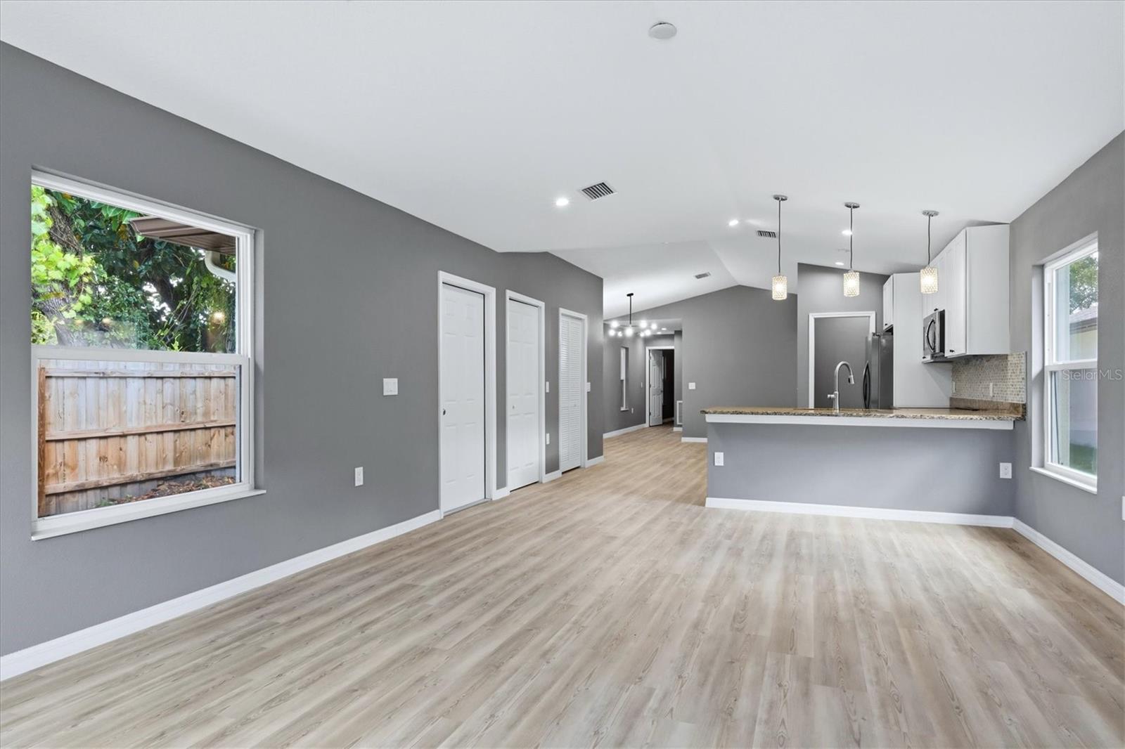 3914 WALNUT AVE — photo 5