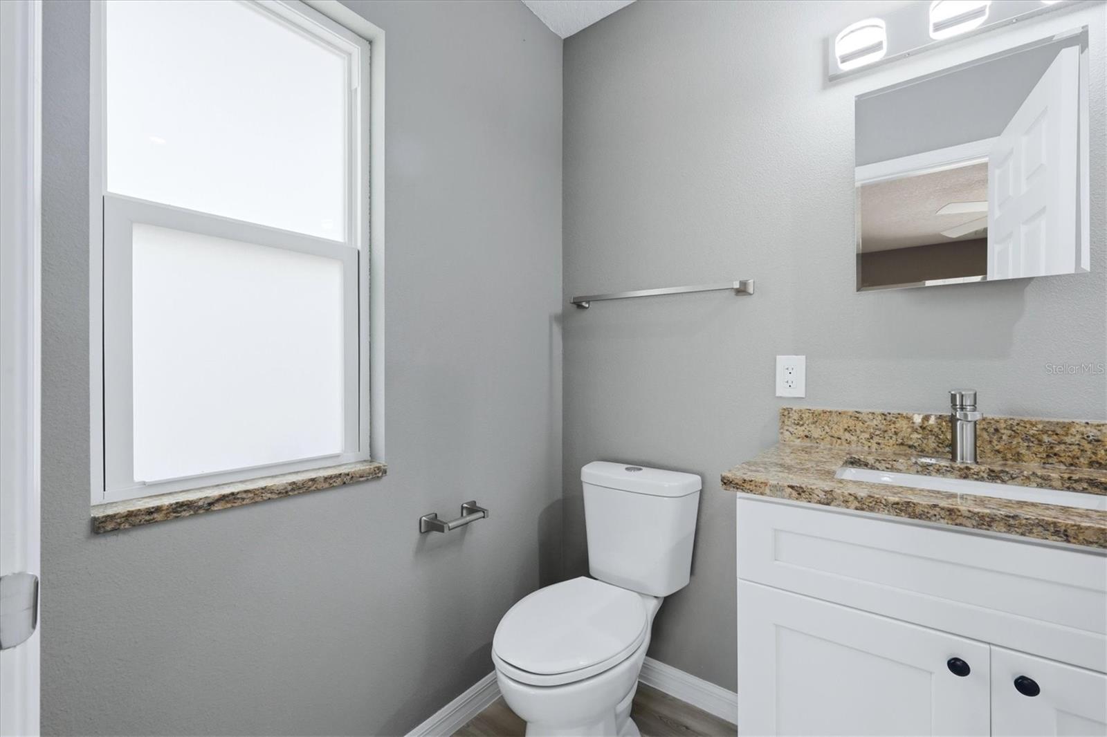 3914 WALNUT AVE — photo 23