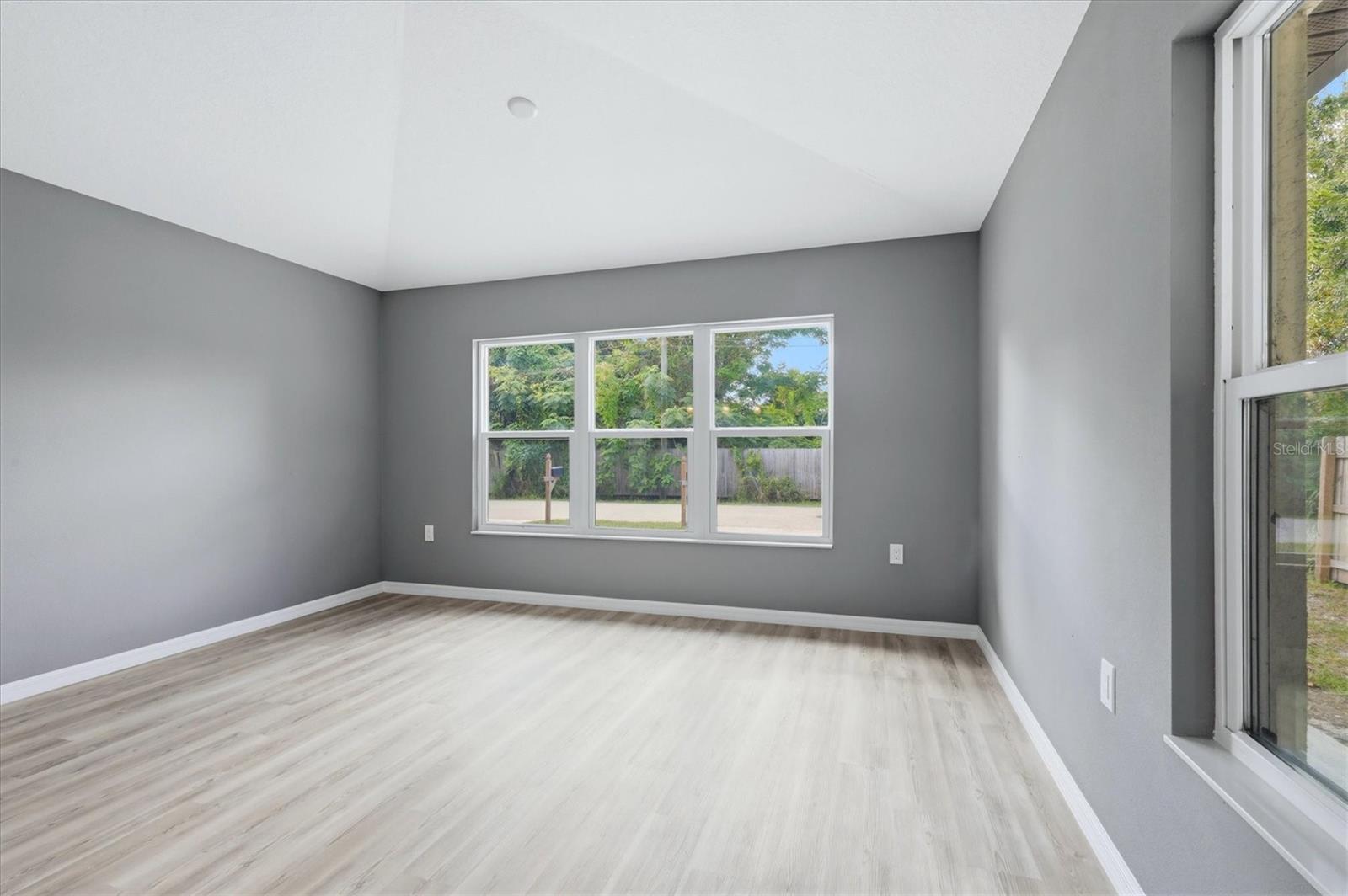3914 WALNUT AVE — photo 4