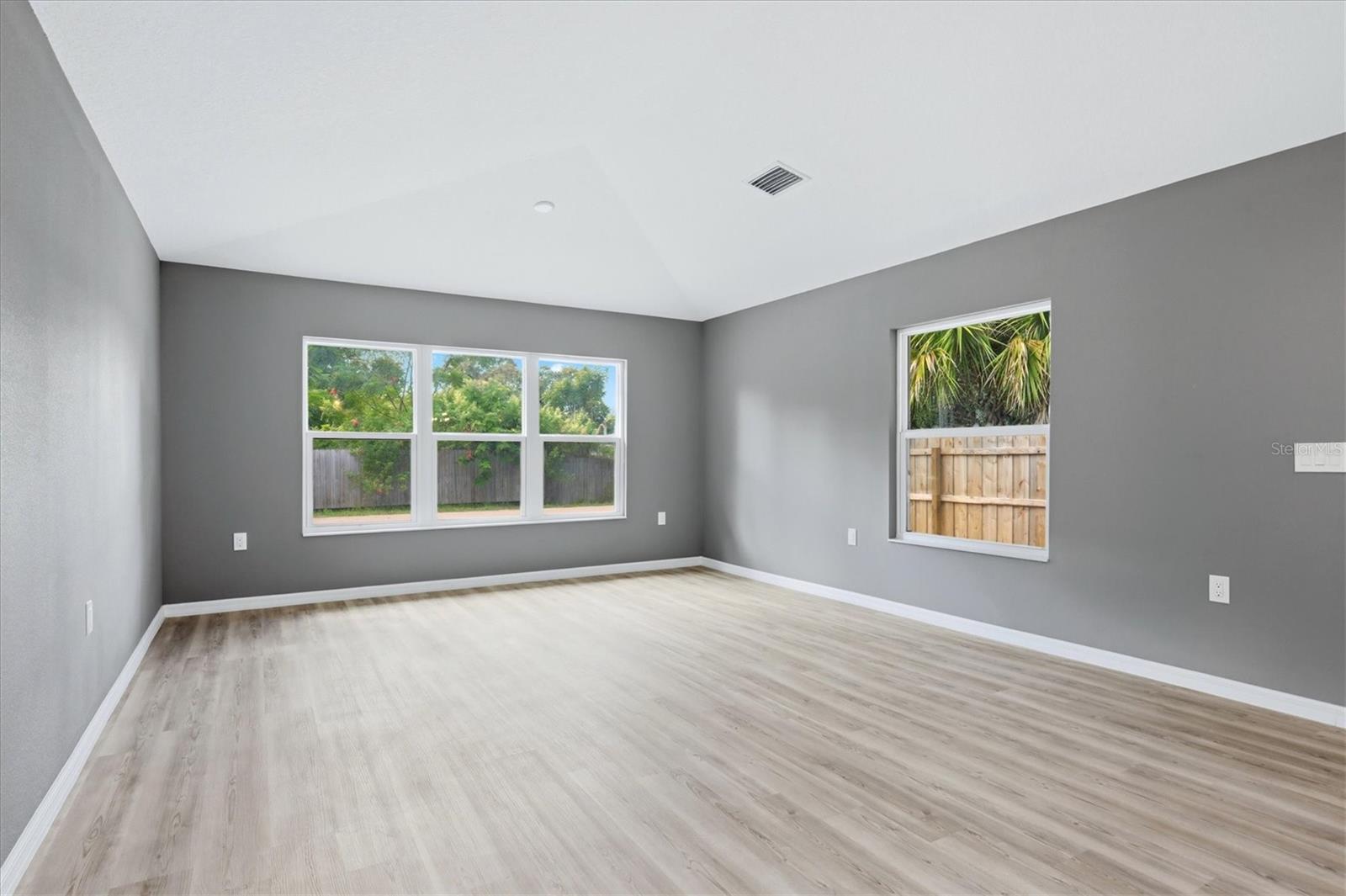 3914 WALNUT AVE — photo 3