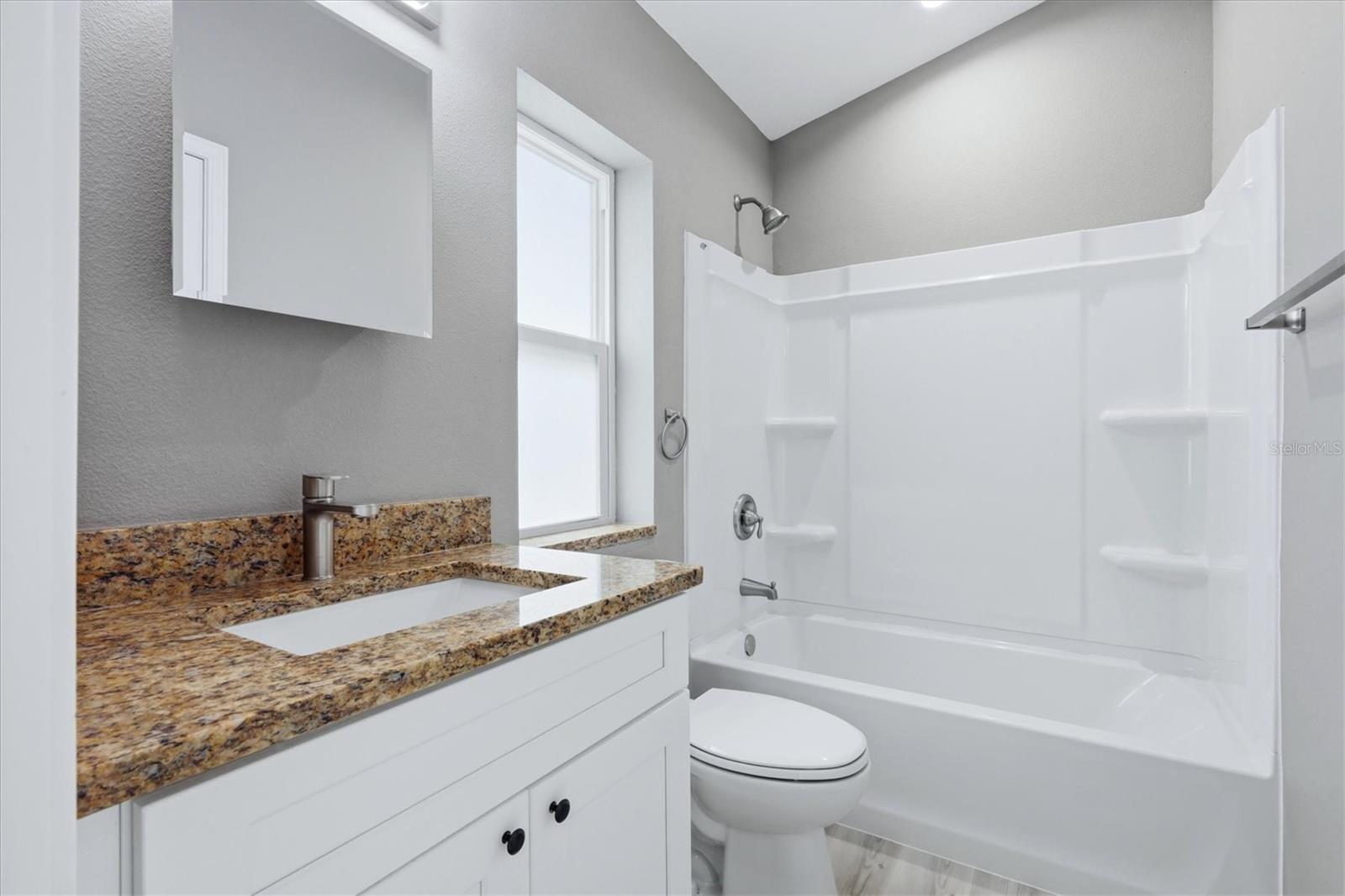 3914 WALNUT AVE — photo 18