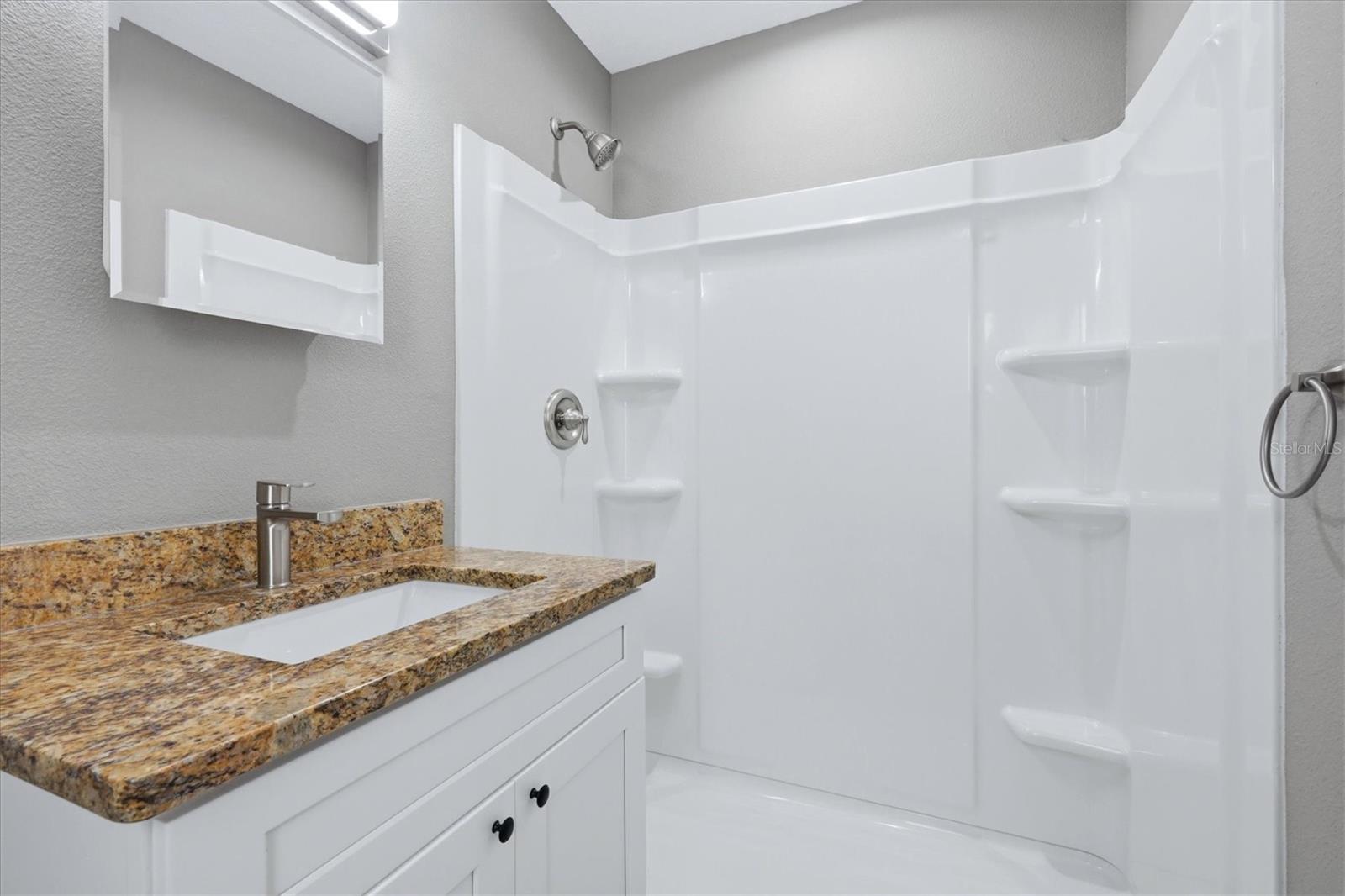 3914 WALNUT AVE — photo 27