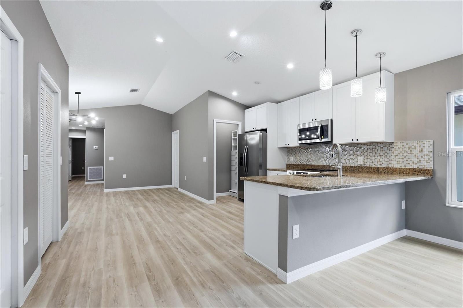 3914 WALNUT AVE — photo 7