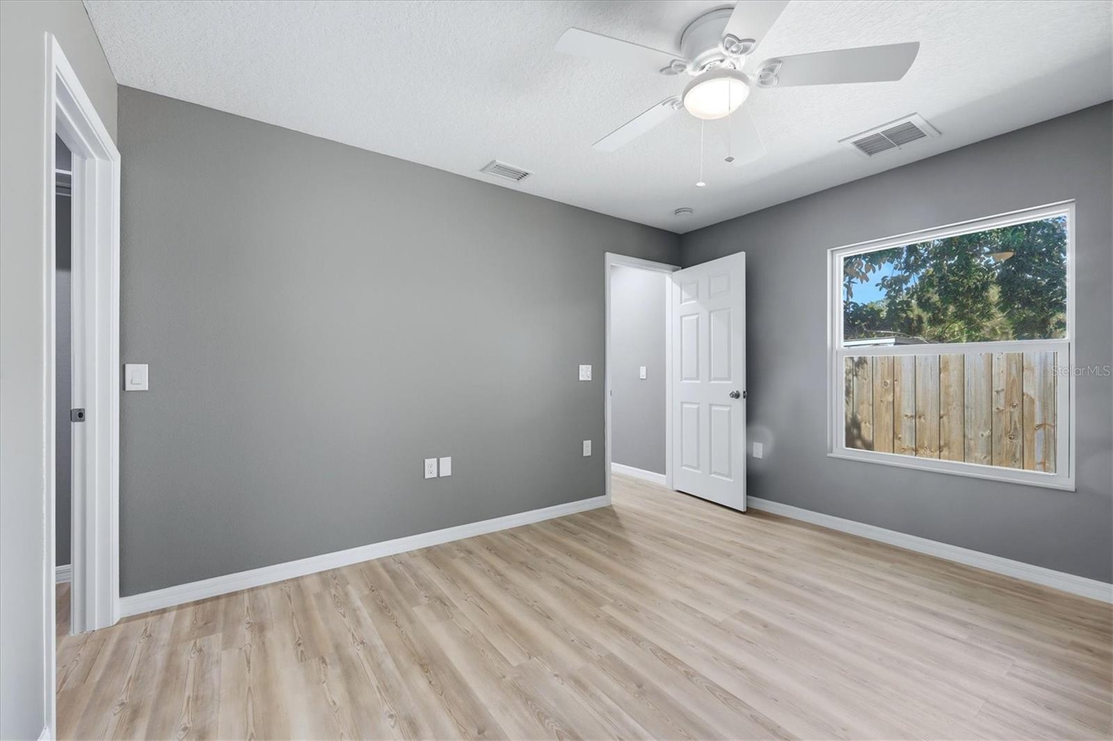 3914 WALNUT AVE — photo 21