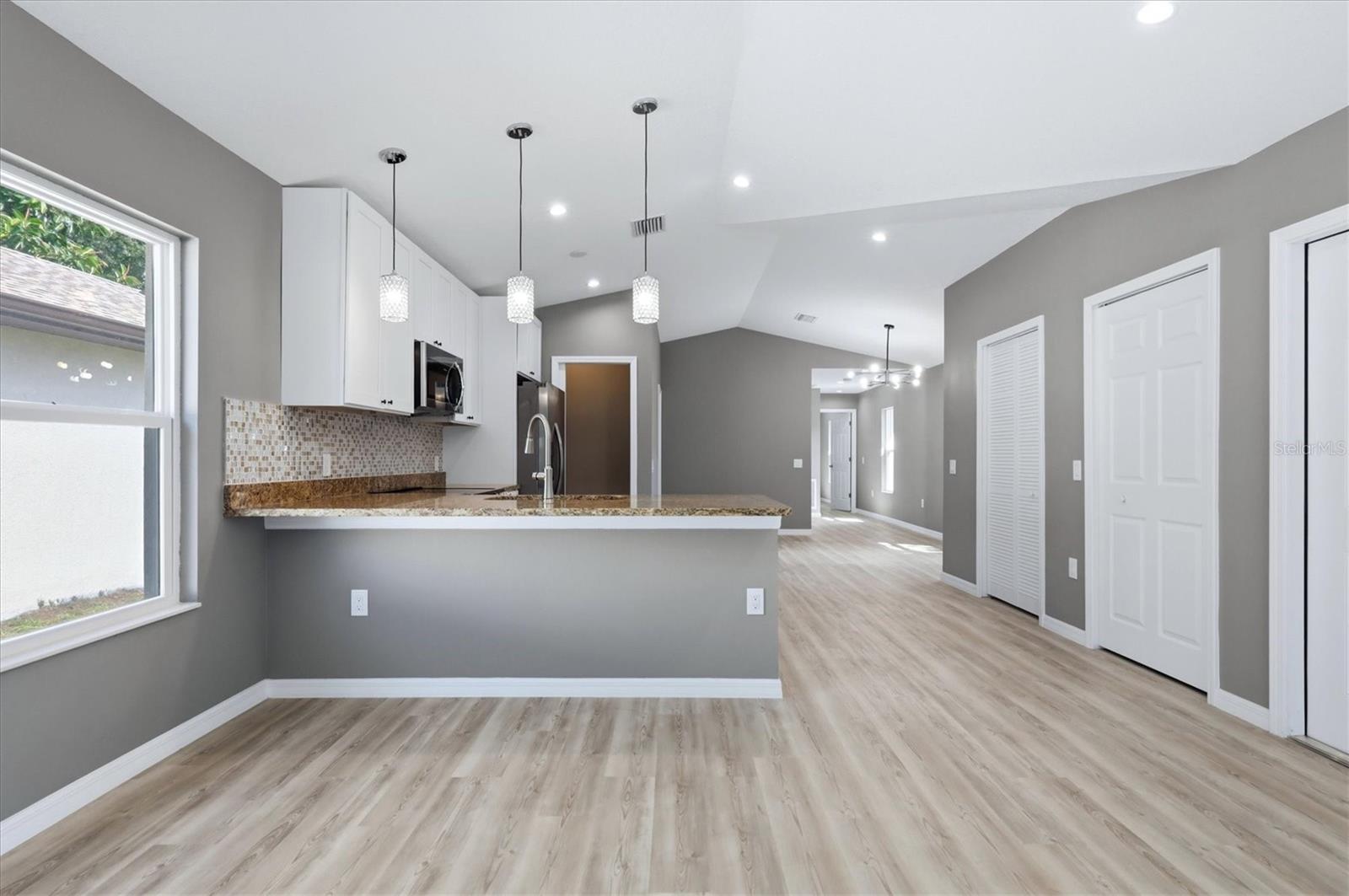 3908 WALNUT AVE — photo 10