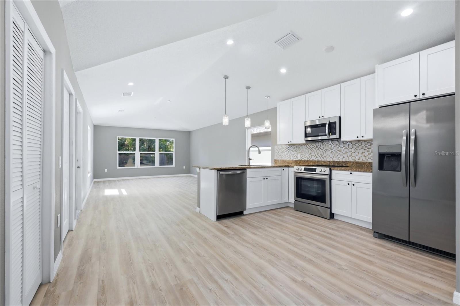 3908 WALNUT AVE — photo 11