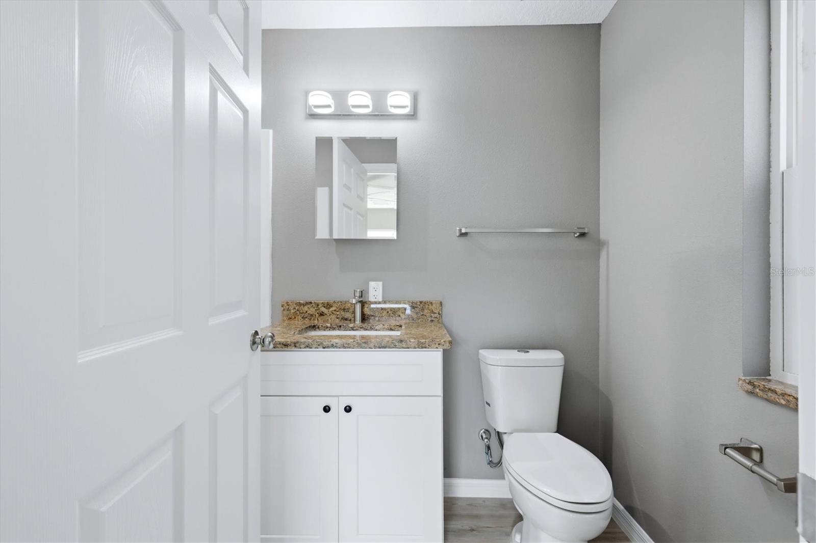 3908 WALNUT AVE — photo 20