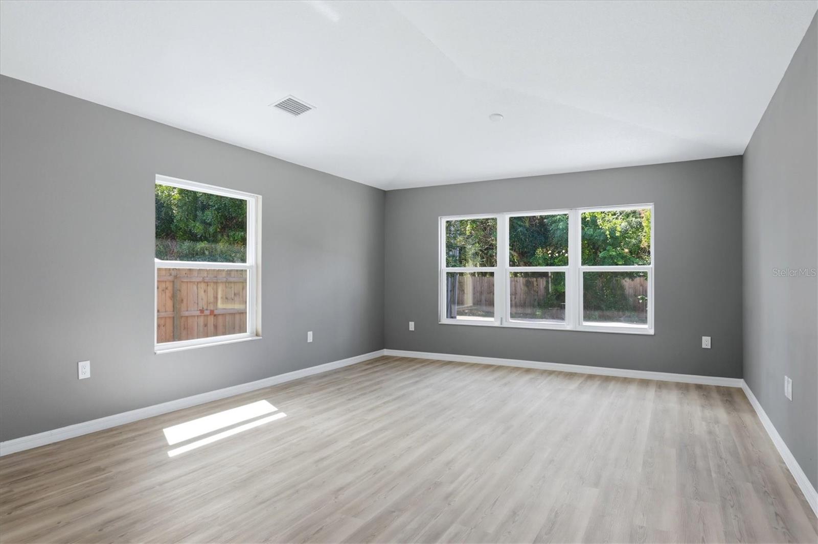 3908 WALNUT AVE — photo 3
