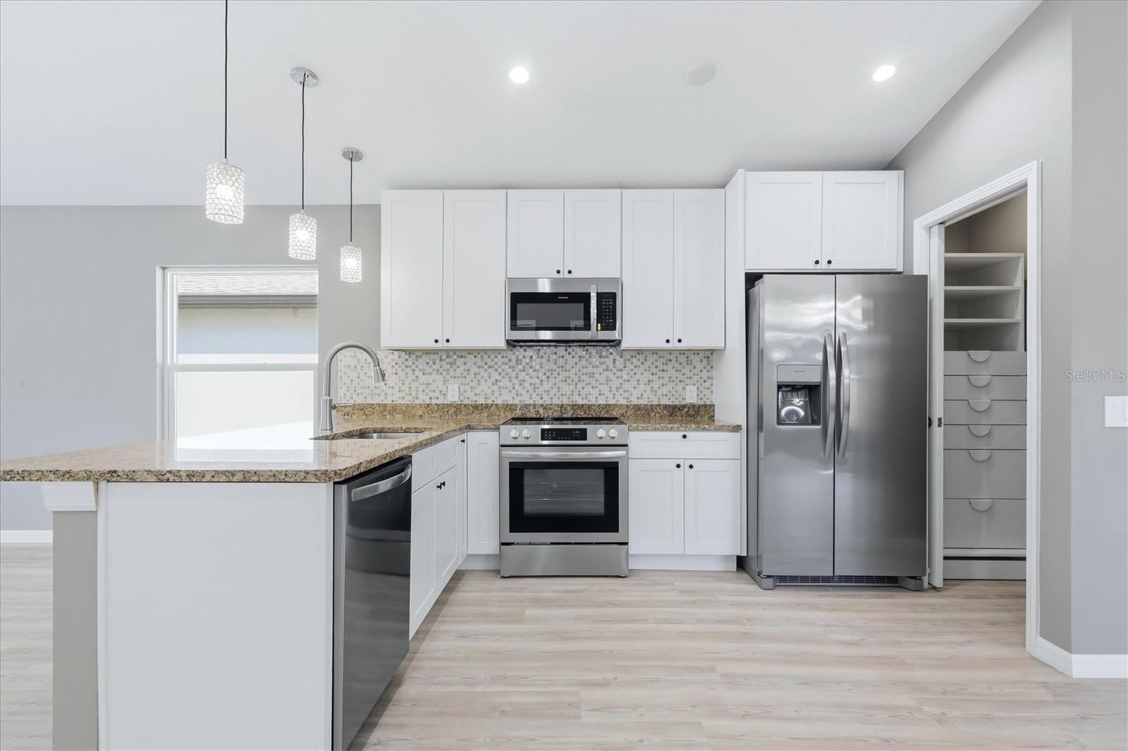 3908 WALNUT AVE — photo 13