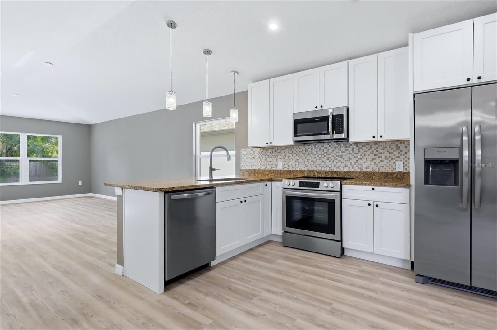 3908 WALNUT AVE — photo 12