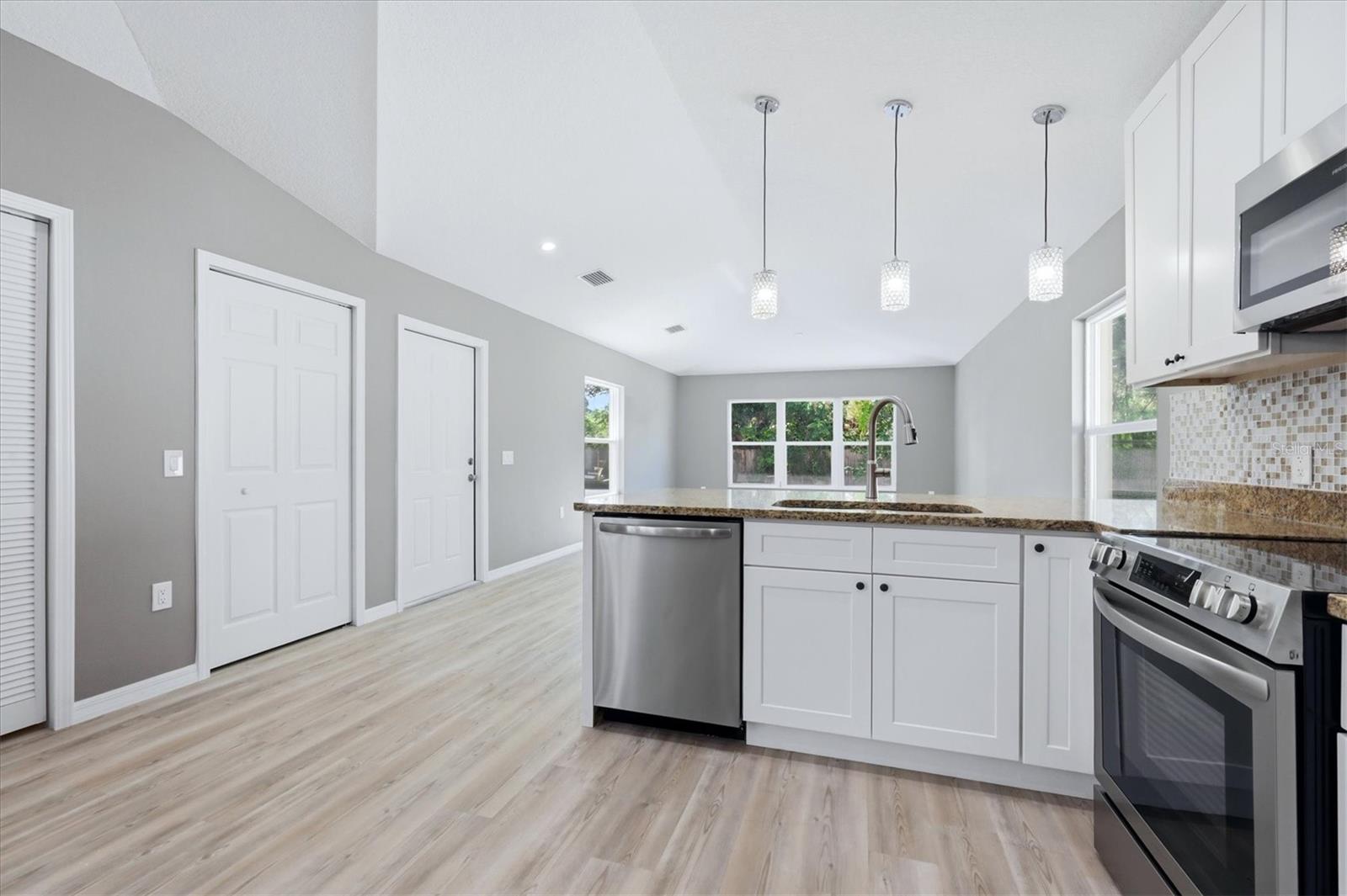 3908 WALNUT AVE — photo 14
