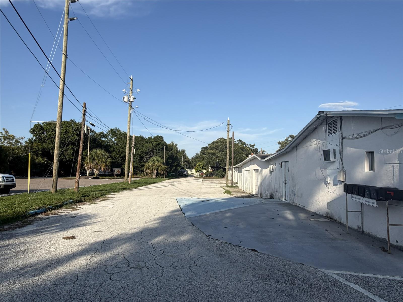 6241 SEMINOLE BLVD — photo 2