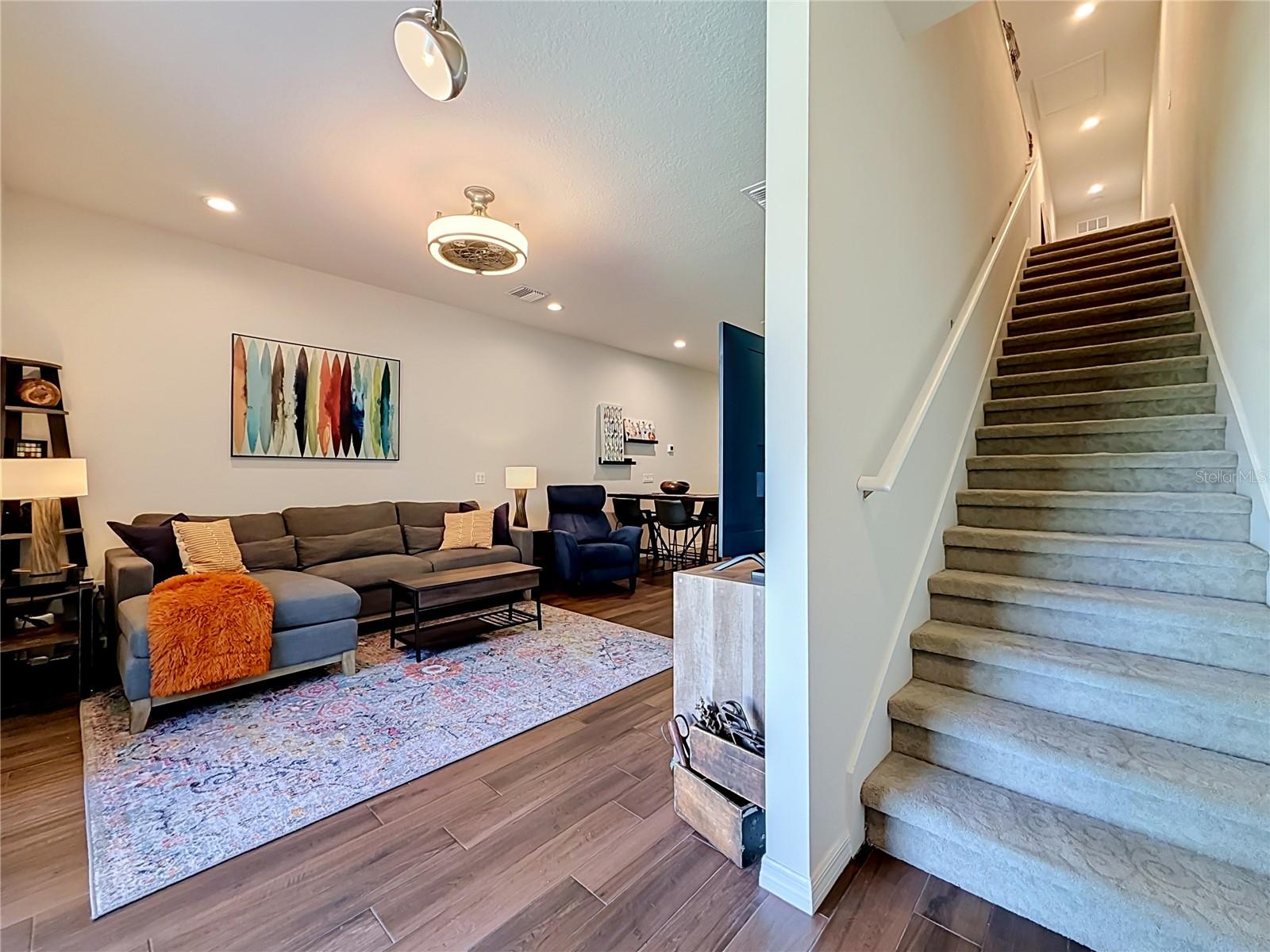 2270 MONTVIEW DR — photo 26