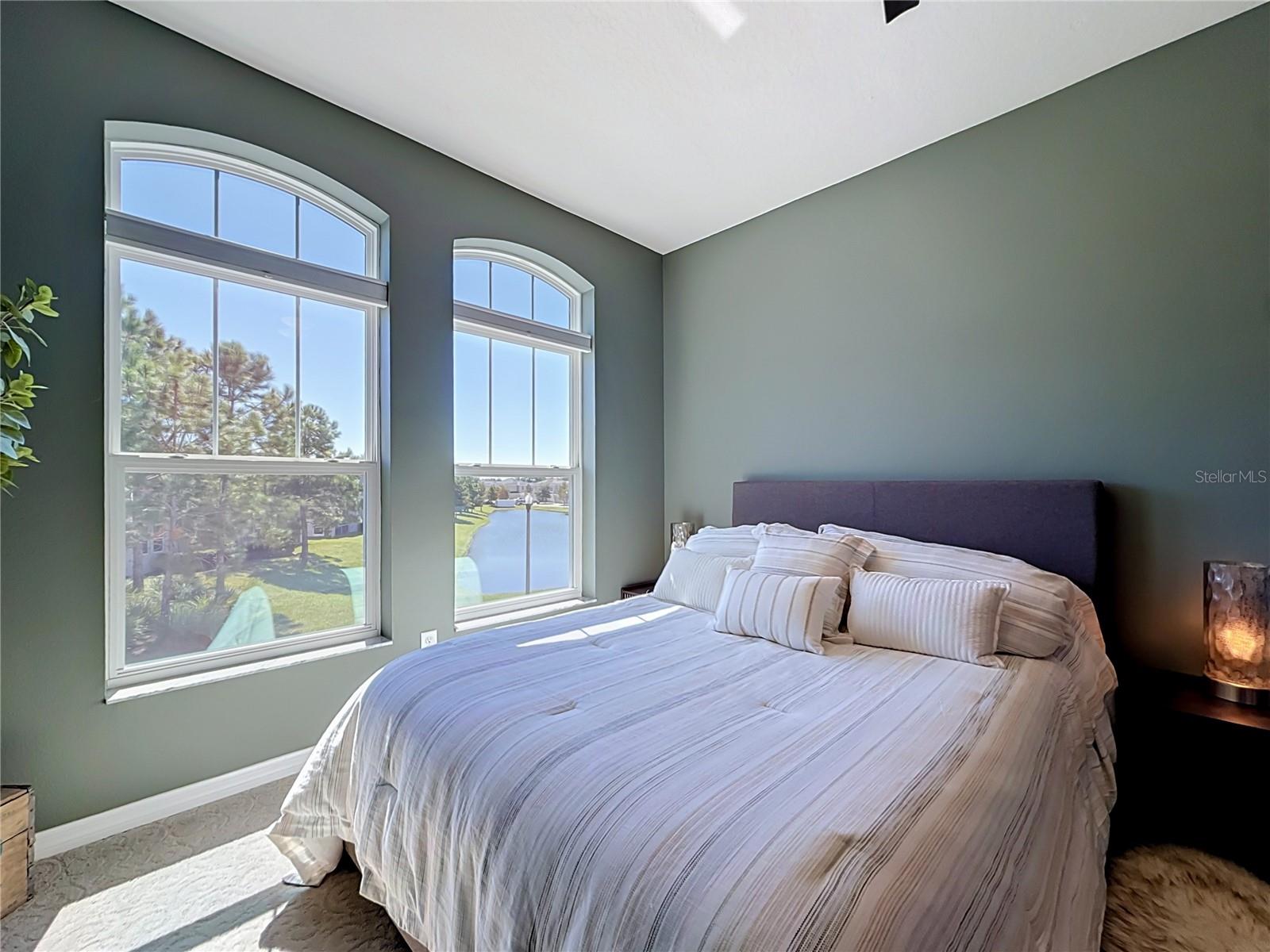 2270 MONTVIEW DR — photo 36