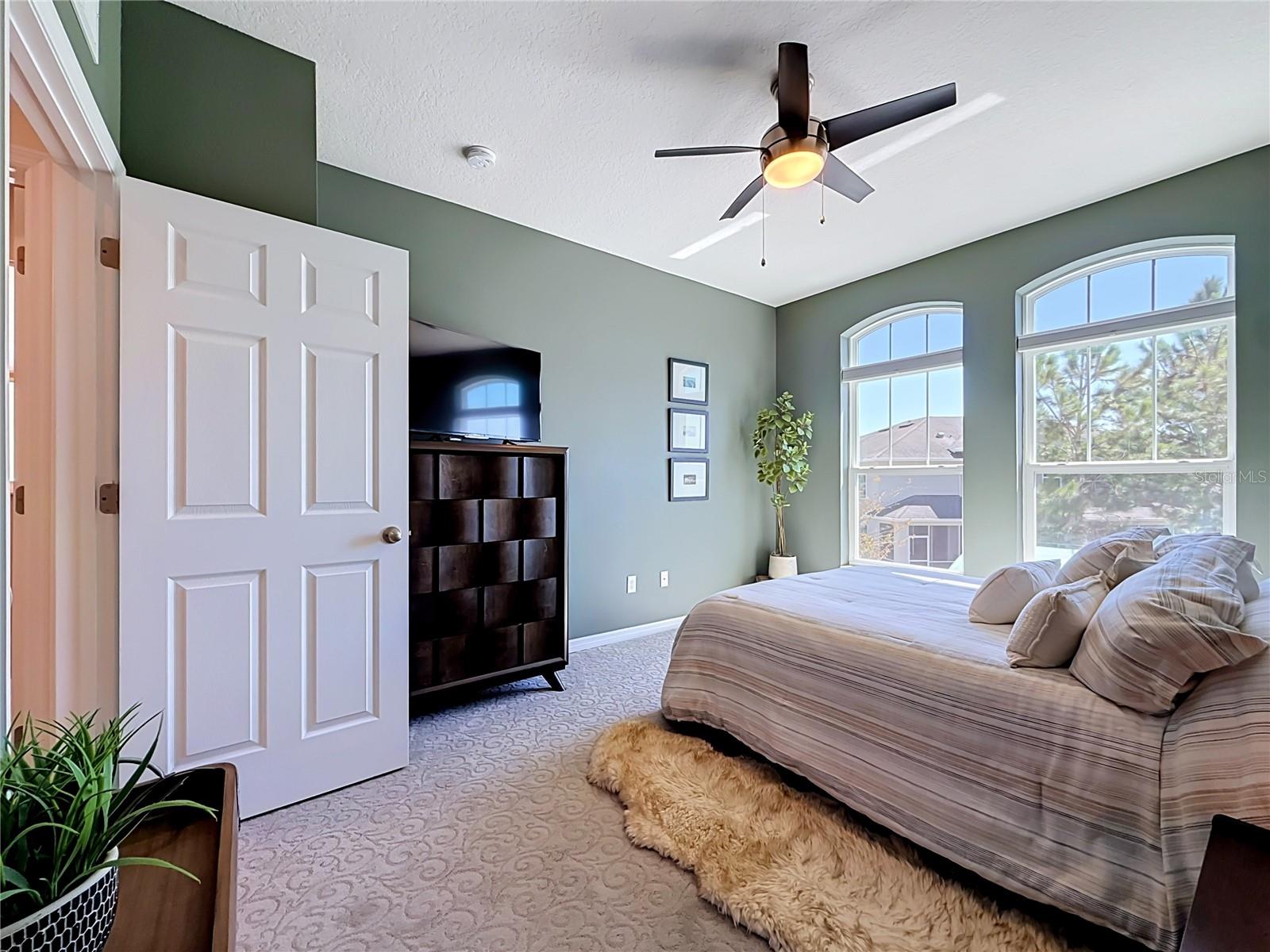 2270 MONTVIEW DR — photo 35