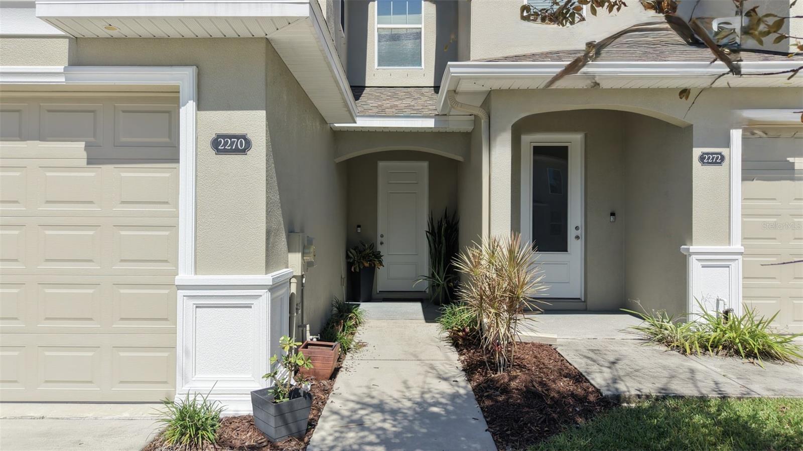 2270 MONTVIEW DR — photo 3