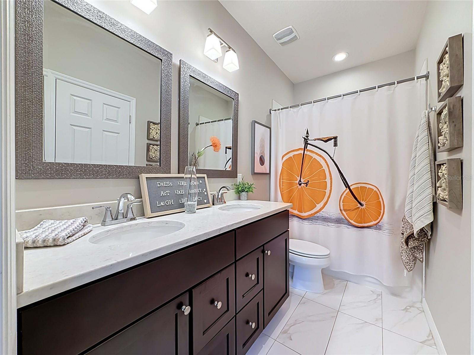 2270 MONTVIEW DR — photo 32