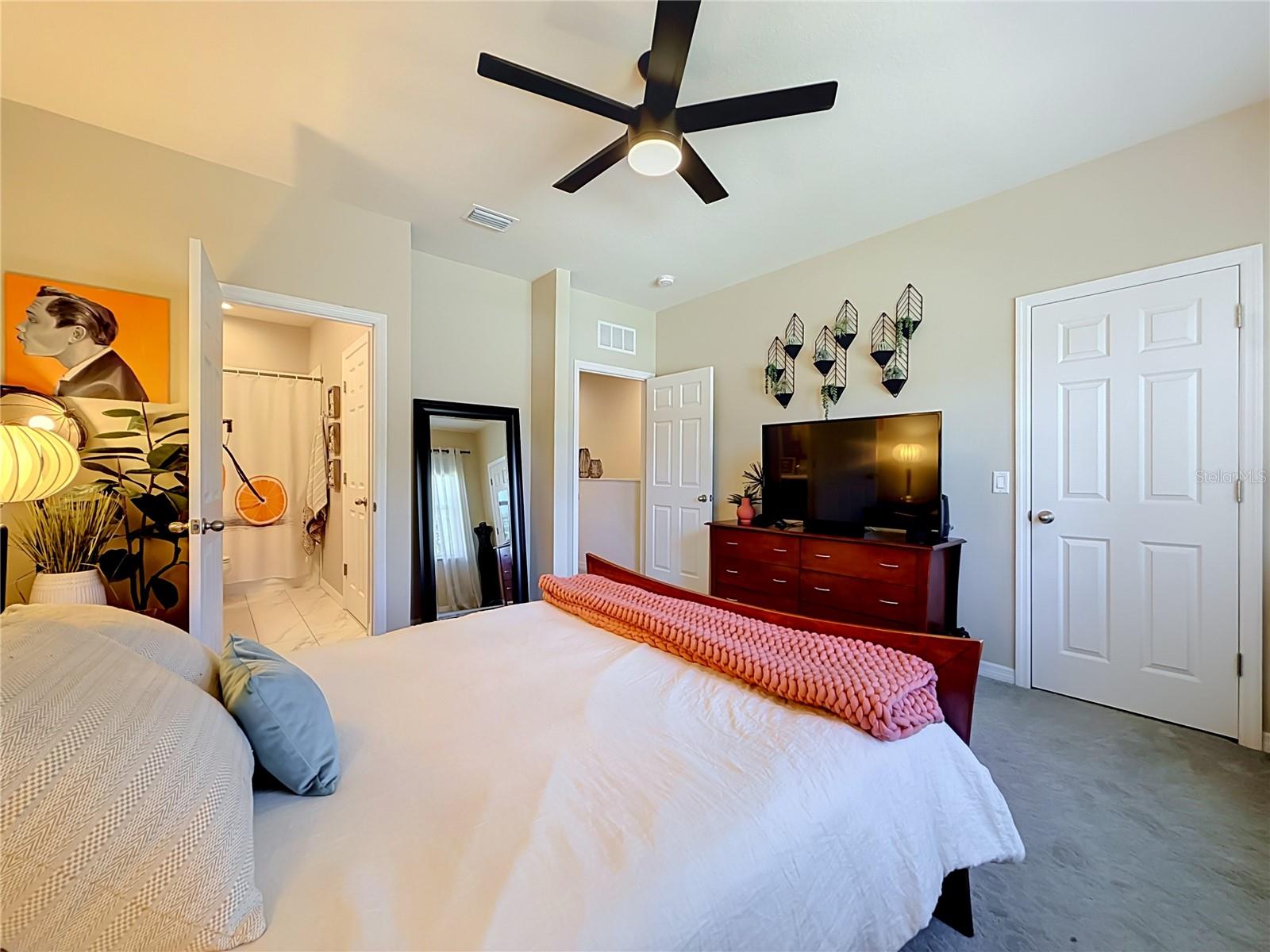 2270 MONTVIEW DR — photo 31