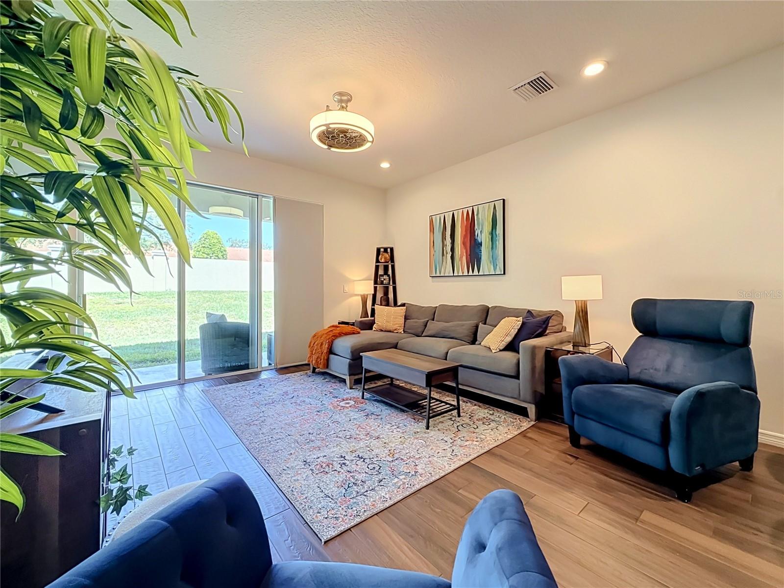 2270 MONTVIEW DR — photo 20