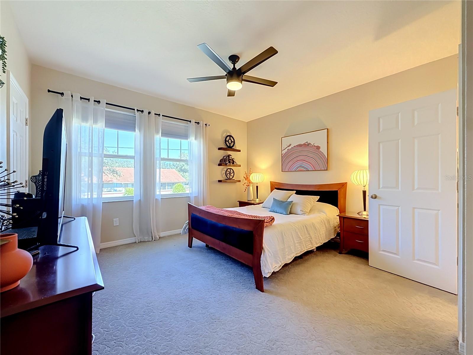2270 MONTVIEW DR — photo 30