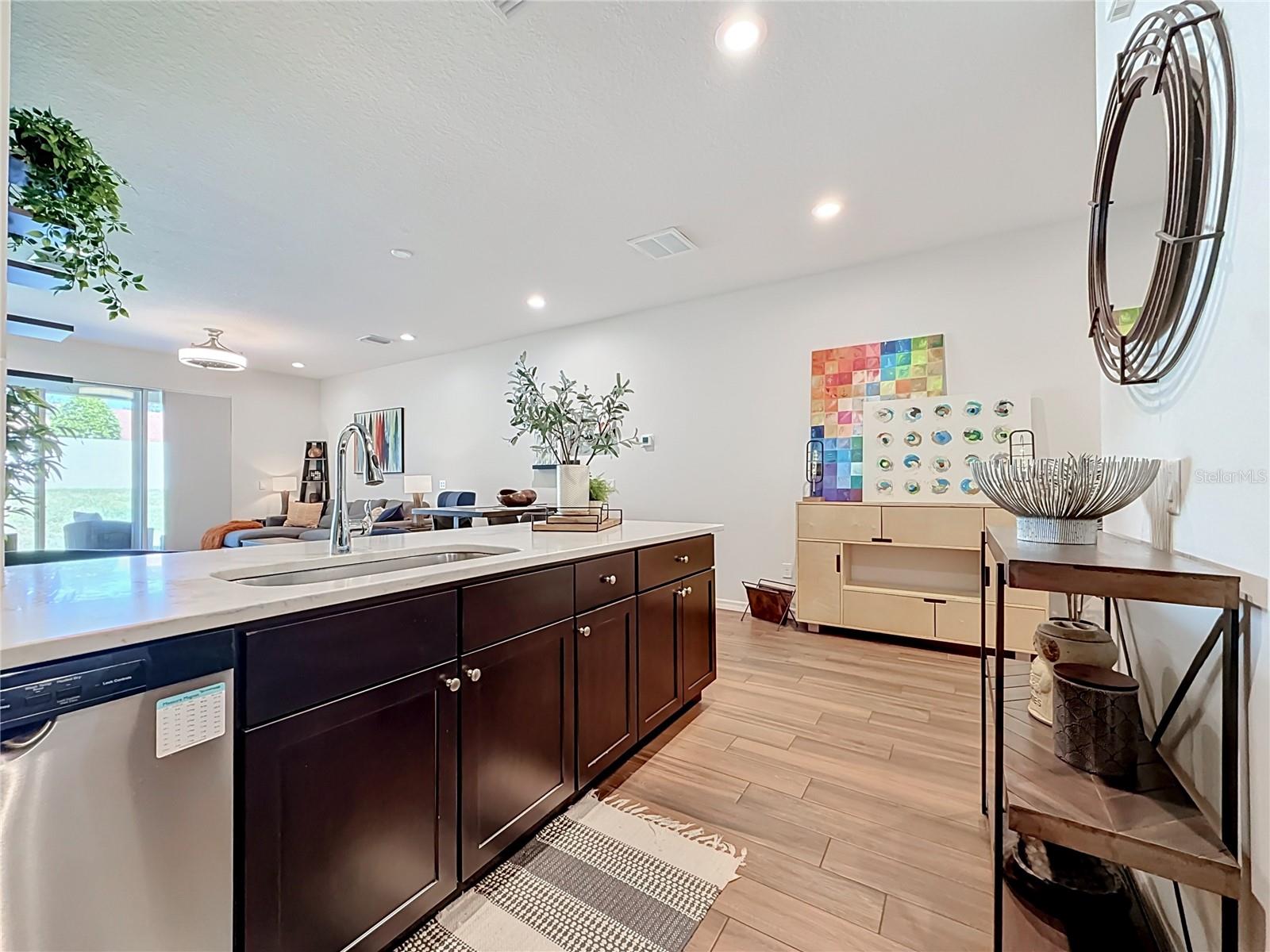 2270 MONTVIEW DR — photo 16