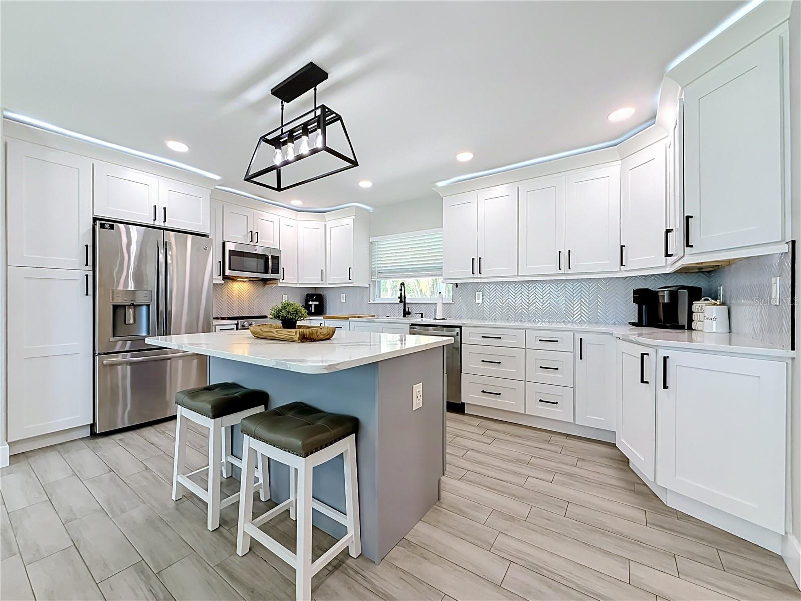 1509 BARBARA AVE — photo 3