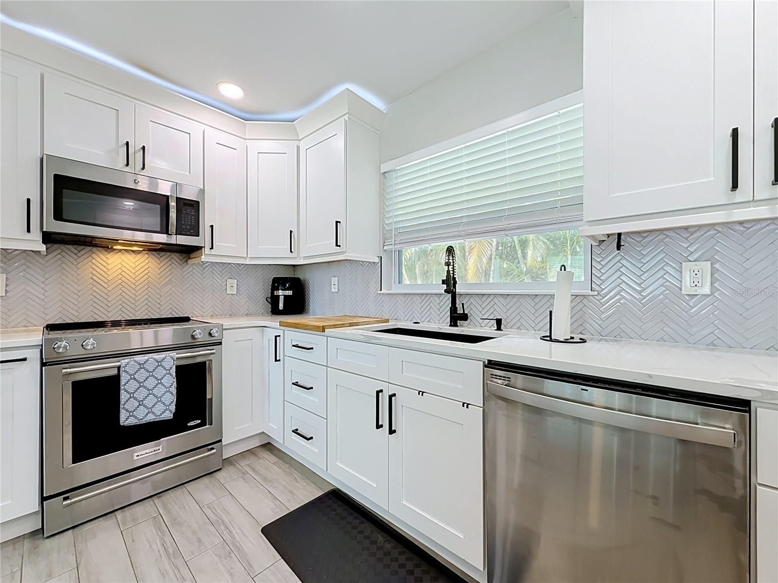 1509 BARBARA AVE — photo 6