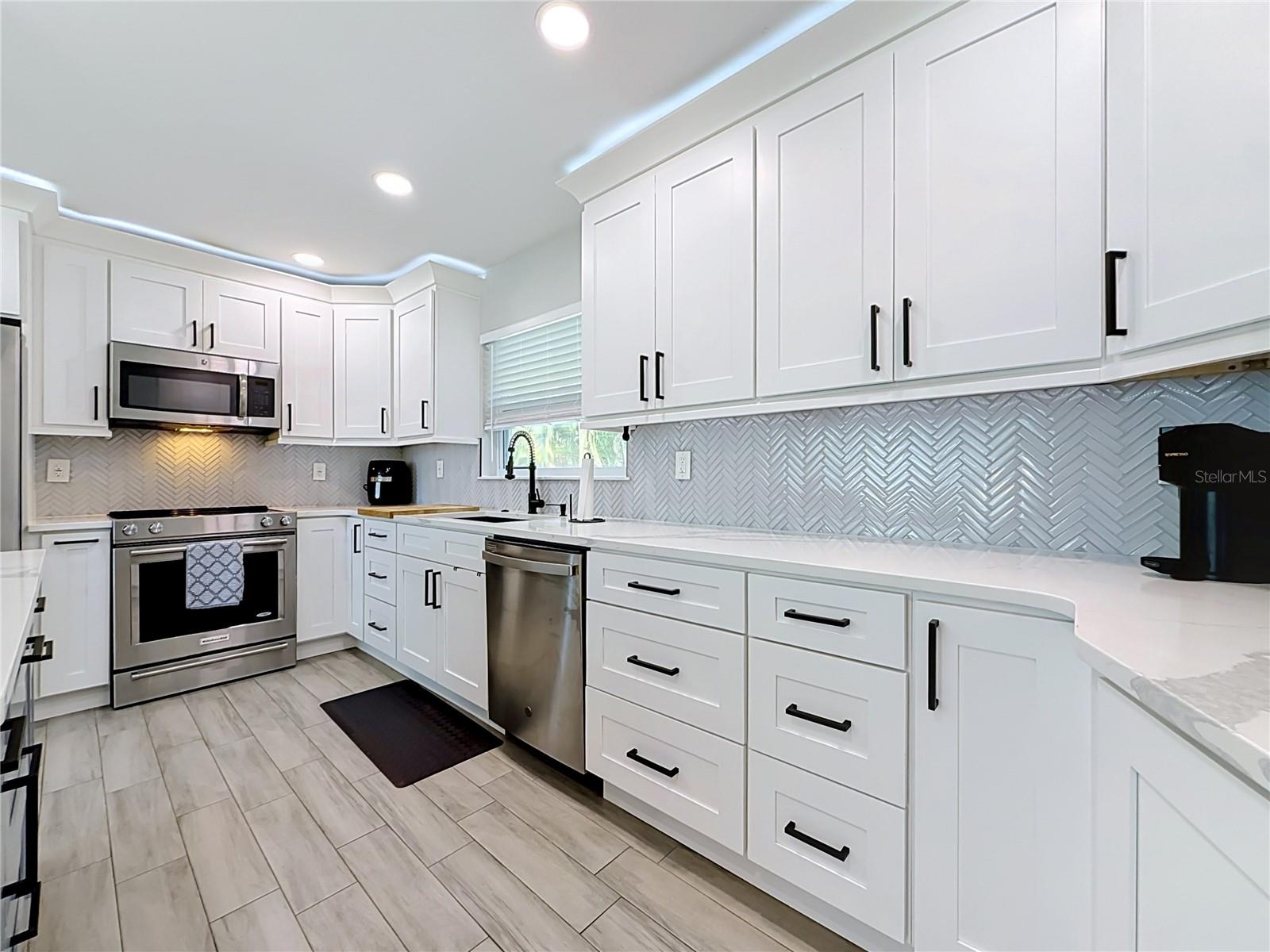 1509 BARBARA AVE — photo 5
