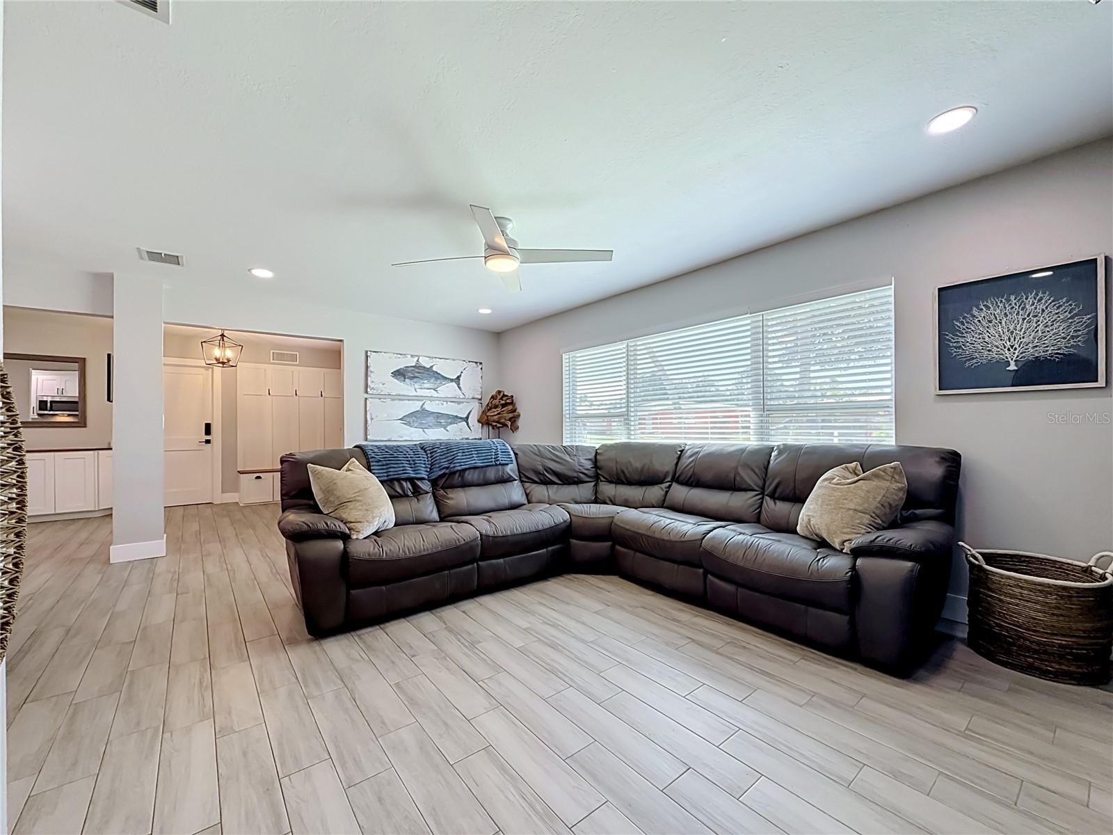 1509 BARBARA AVE — photo 11
