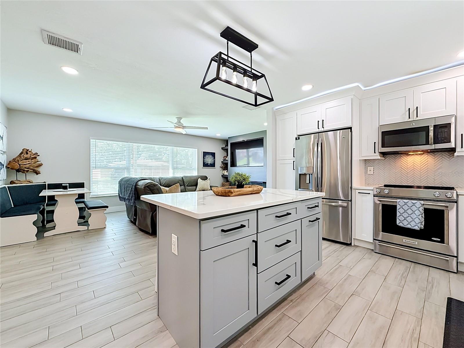 1509 BARBARA AVE — photo 4