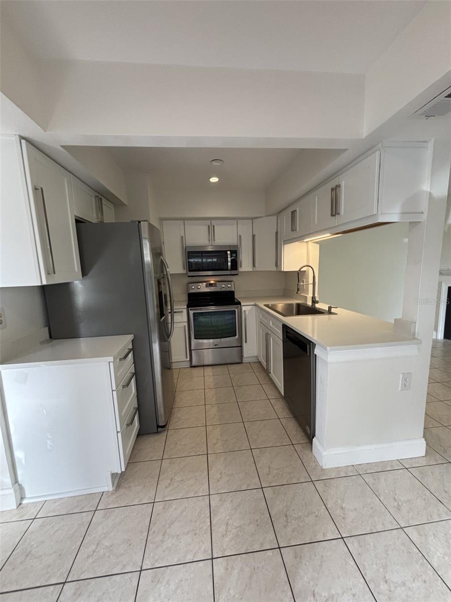 16638 BRIGADOON DR — photo 8